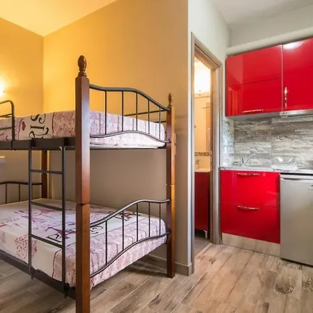 Simon King Vourvourou