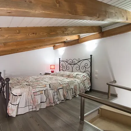 Simon King Apartment